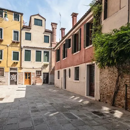 Palazzina Bandiera E Moro