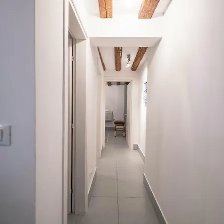 Palazzina Bandiera E Moro *